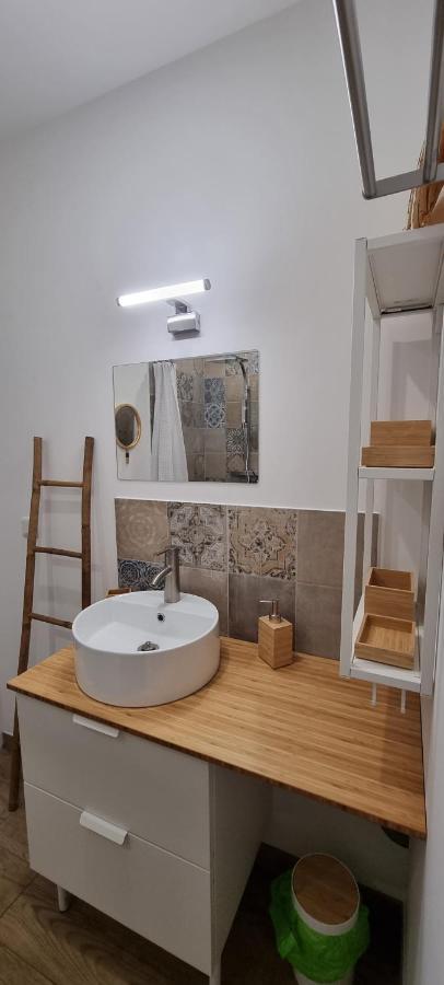 Appartement Chaleureux En Ardeche La Roche-de-Glun Eksteriør bilde